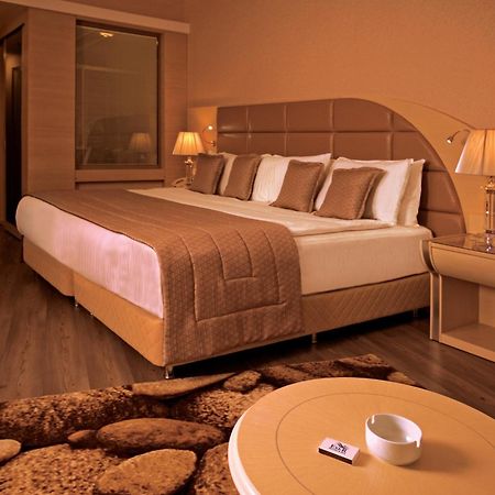 فندق وسبا ايسر بريميوم بيوكجكمجة المظهر الخارجي الصورة A room at the hotel