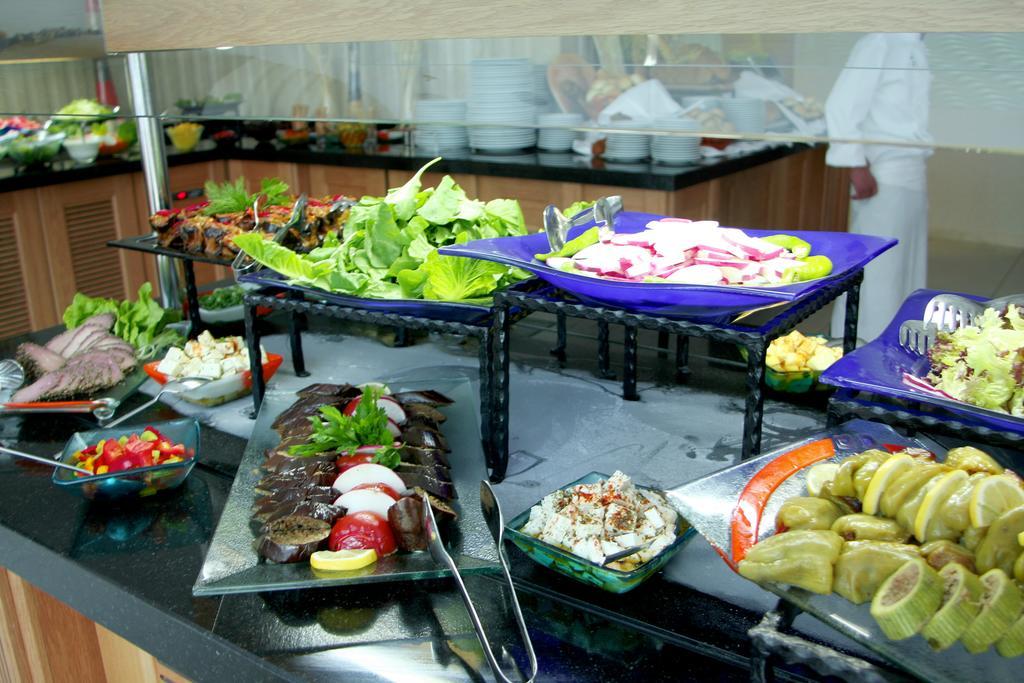 فندق وسبا ايسر بريميوم بيوكجكمجة المظهر الخارجي الصورة A salad bar