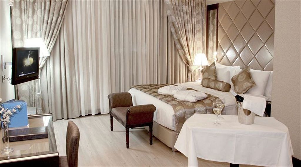 فندق وسبا ايسر بريميوم بيوكجكمجة المظهر الخارجي الصورة A bedroom at the hotel